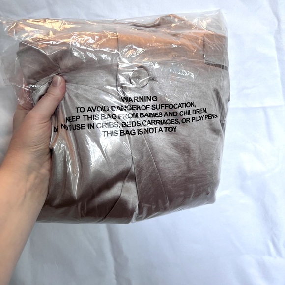 Lulu's Taupe Satin Oversized Blazer - NWT, very oversized - Picture 6 of 7